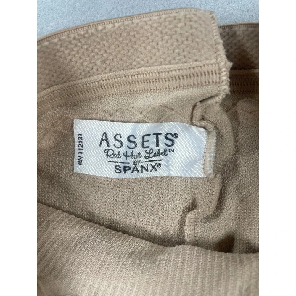 Assets‎ Red Hot Label by Spanx Nude High Waisted Mid Thigh Shaper Size 2 Beige